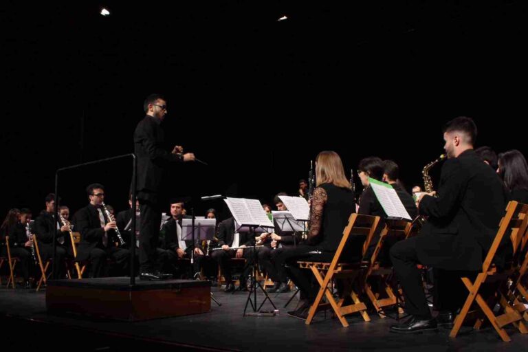 La Asociación Musical Santa Cecilia homenajeó a su patrona con un concierto de música española