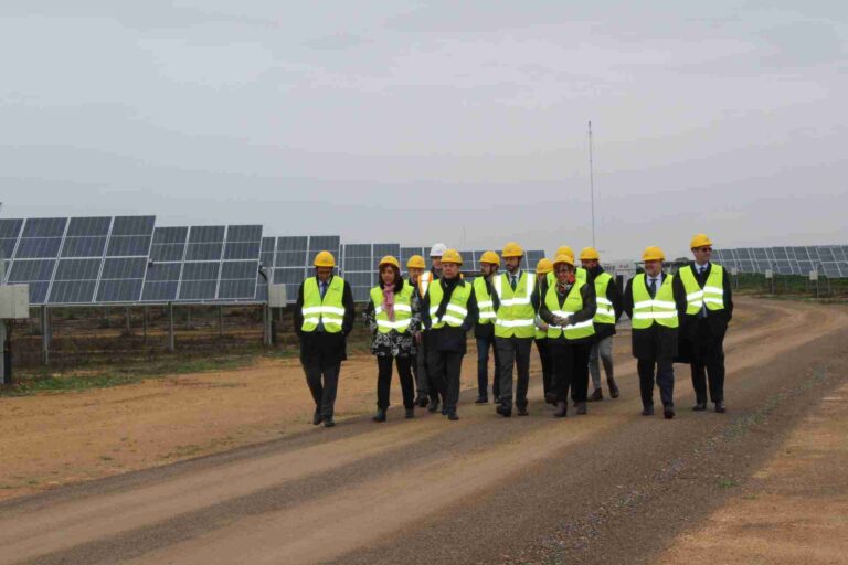 Alcázar se convierte en el mayor complejo solar de España tras la inauguración de las nuevas fotovoltaicas