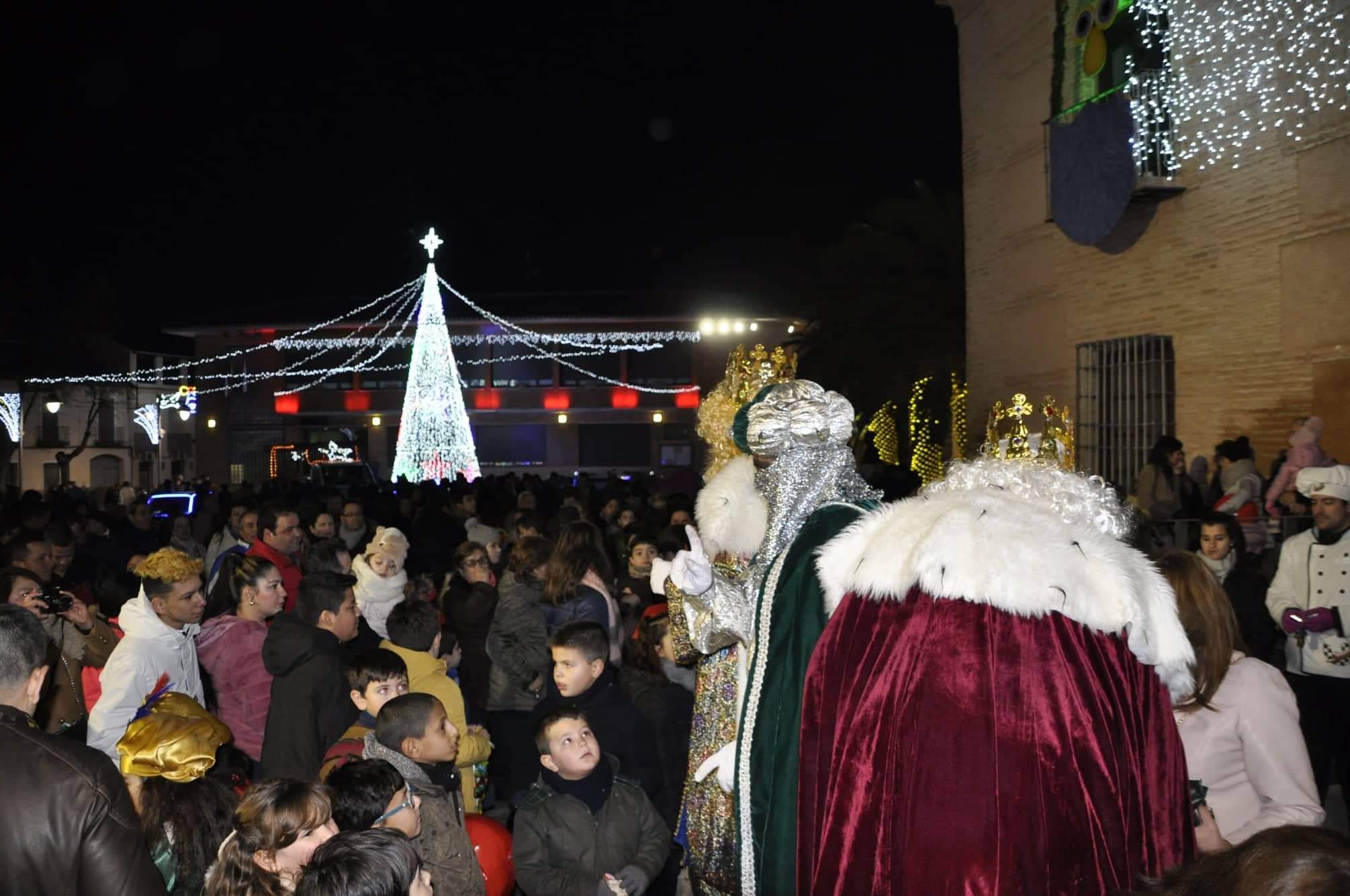 Los Reyes Magos llenan de magia e ilusión las calles de Torralba 2