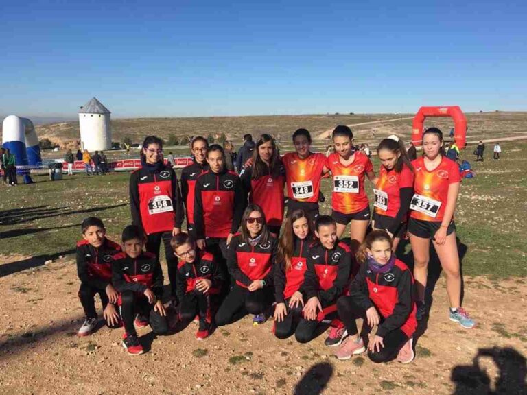 Atletas de Alcázar en el Cross Villa de Los Molinos 2020