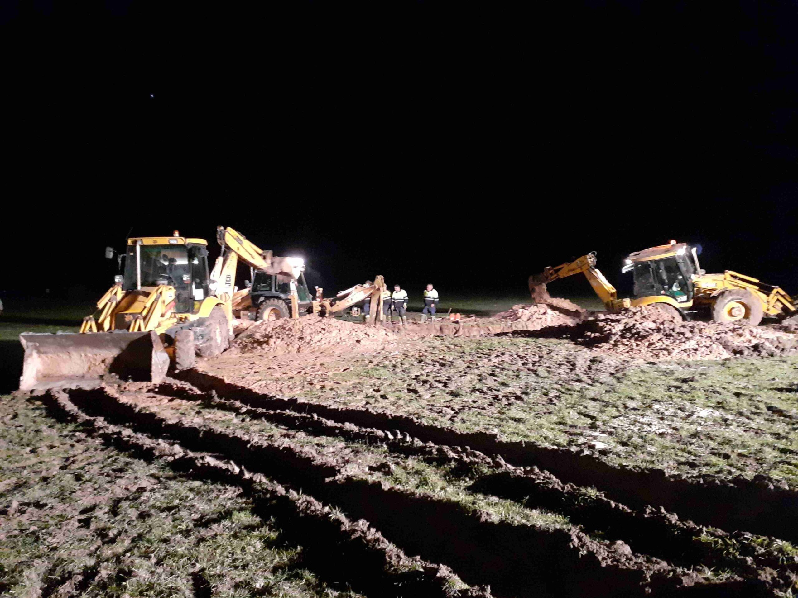 Aguas de Alcázar repara una avería en la tubería de Perdigueras 1 Aguas de Alcázar repara una avería en la tubería de Perdigueras 1