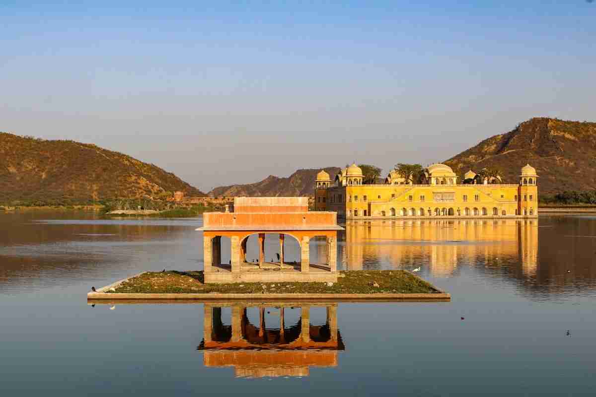 Ciudad fortificada de Jaipur en Rajastán India 4 palacio del agua en la ciudad fortificada de jaipur india