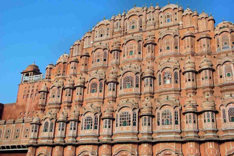 palacio de los vientos de la ciudad fortificada de jaipur india
