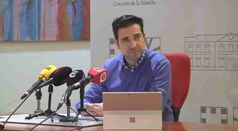 Oferta publica de empleo con 54 plazas y 10 bolsas en Alcázar