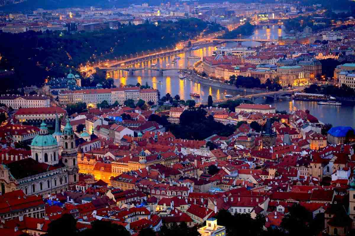 vista nocturna de praga