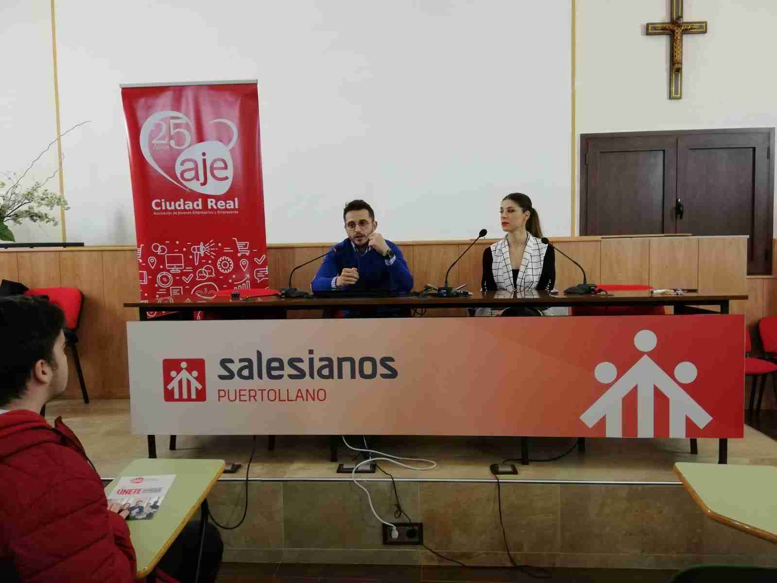 AJE fomenta la cultura del emprendimiento entre el alumnado de Secundaria de Puertollano 1