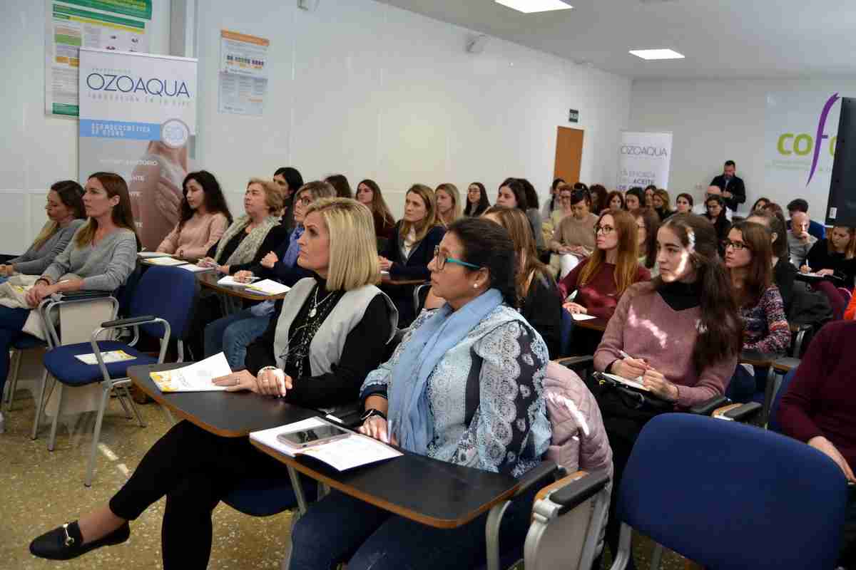 Los farmacéuticos de Ciudad Real mostraron gran interés en los protocolos de actuación dermofarmacéutica en patologías inflamatorias de la piel con aceites ozonizados 1 Los farmacéuticos de Ciudad Real mostraron gran interés en los protocolos de actuación dermofarmacéutica en patologías inflamatorias de la piel con aceites ozonizados 1