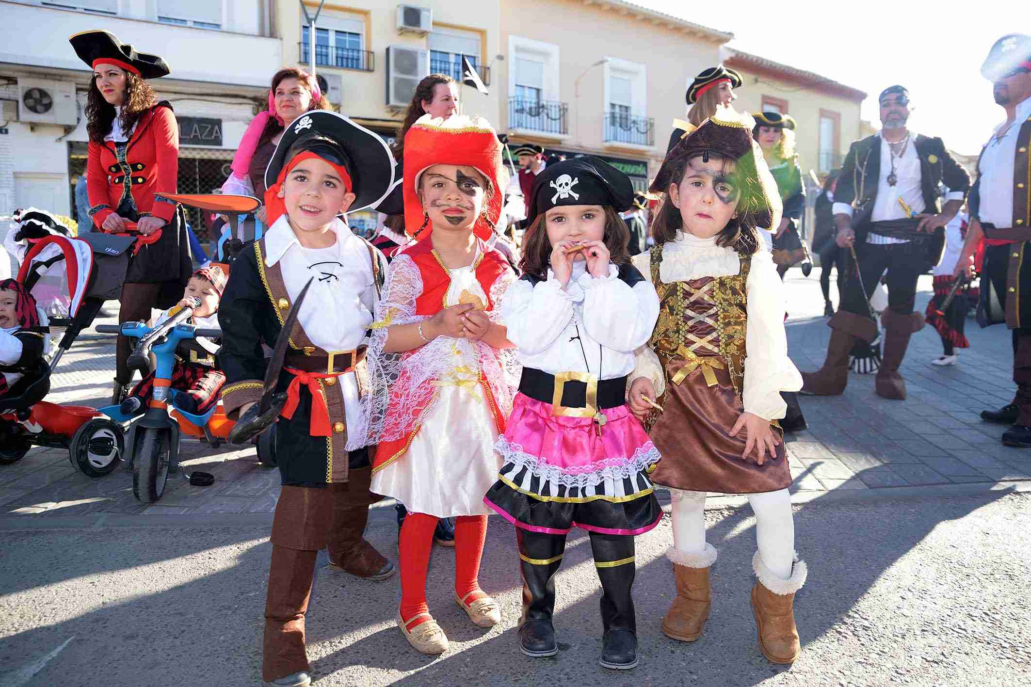 Cientos de niños participaron en el Desfile de Comparsas Infantiles de Argamasilla de Alba 2