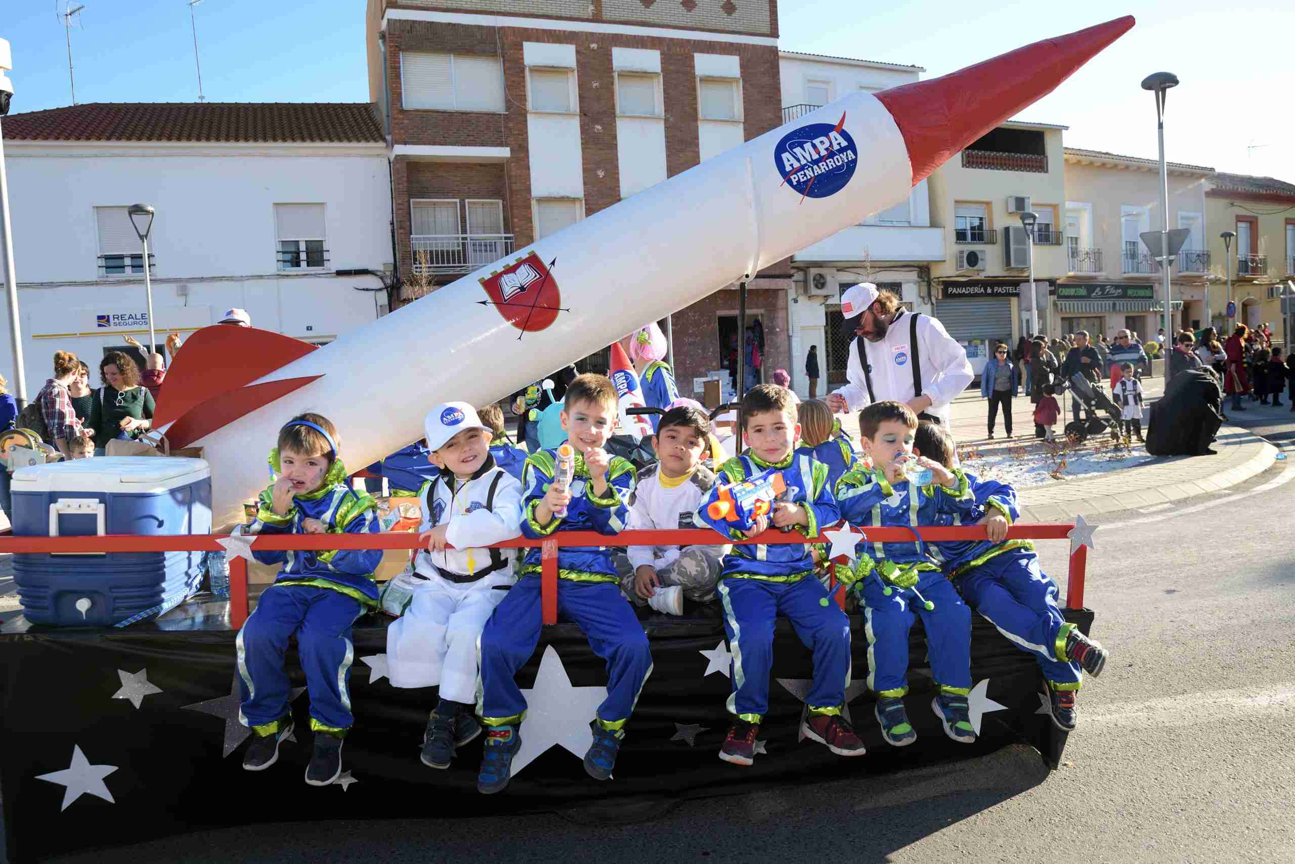 Cientos de niños participaron en el Desfile de Comparsas Infantiles de Argamasilla de Alba 6