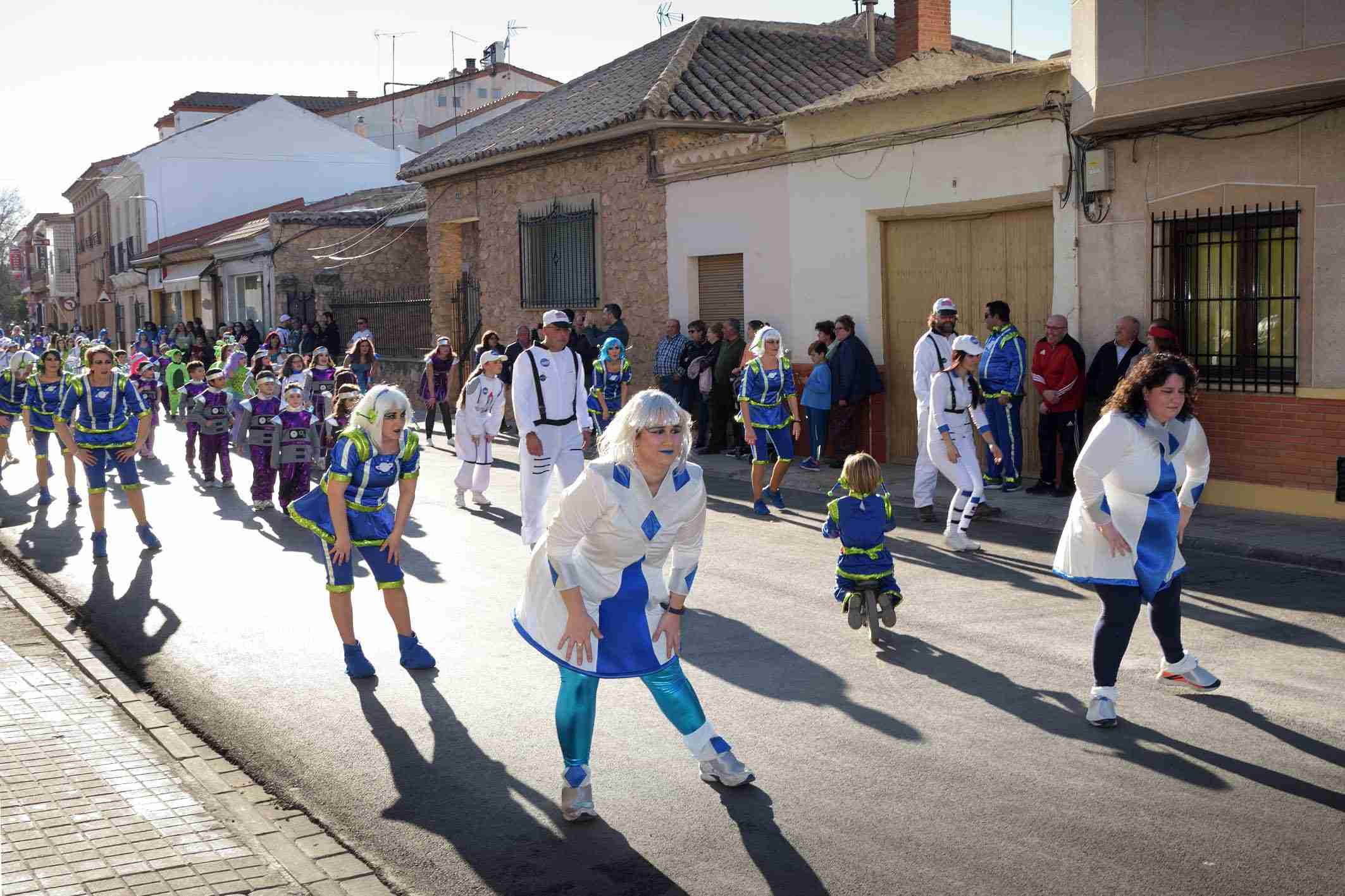 Cientos de niños participaron en el Desfile de Comparsas Infantiles de Argamasilla de Alba 4
