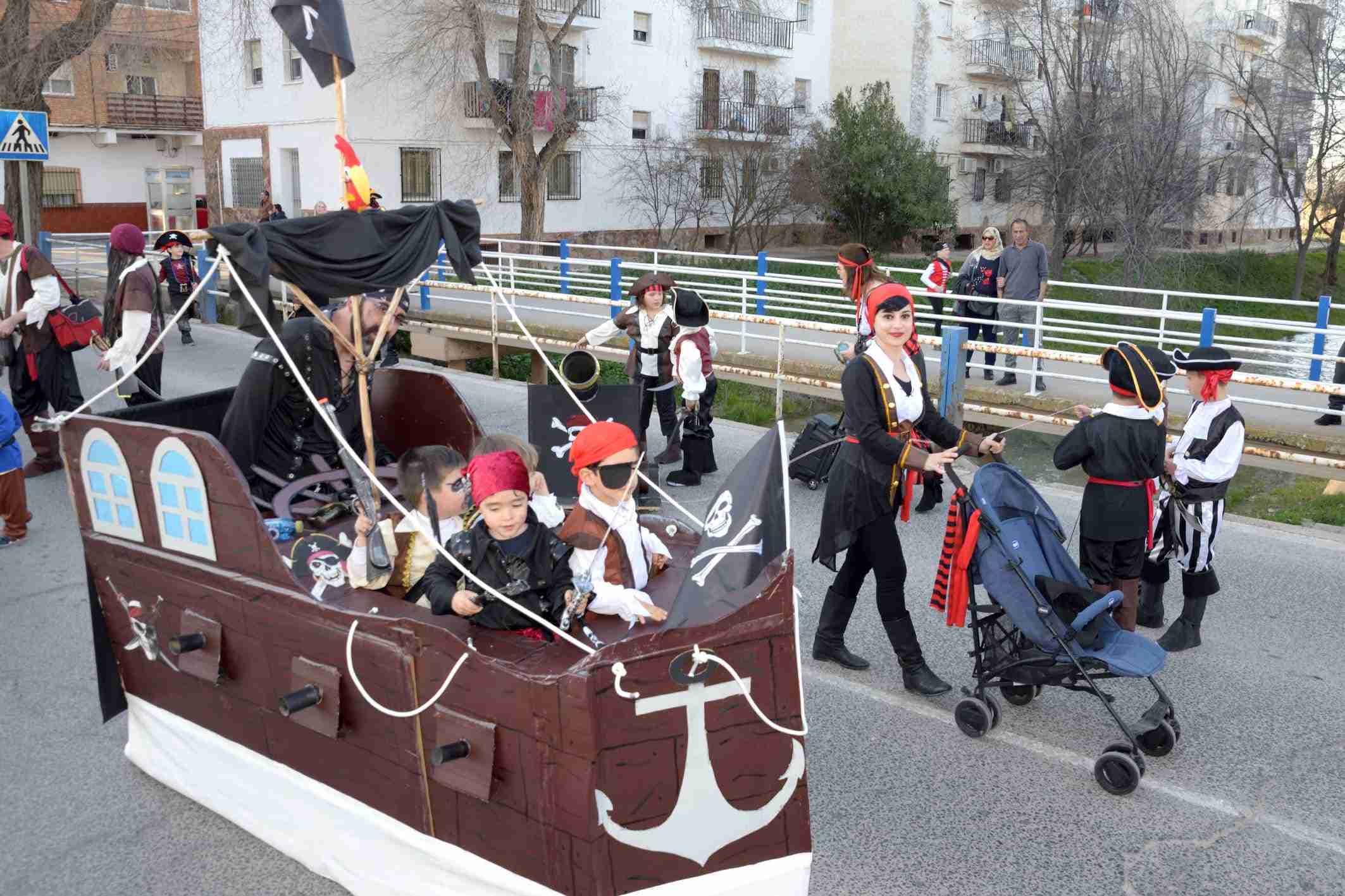 Cientos de niños participaron en el Desfile de Comparsas Infantiles de Argamasilla de Alba 8