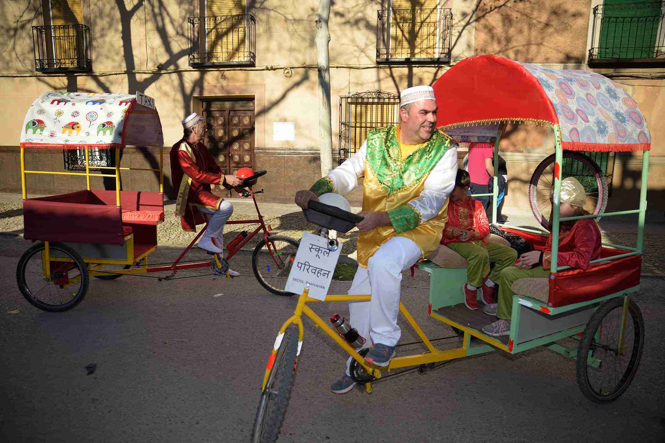 Ritmo, color y mucha originalidad en el Desfile de Comparsas 2020 de Argamasilla de Alba 3