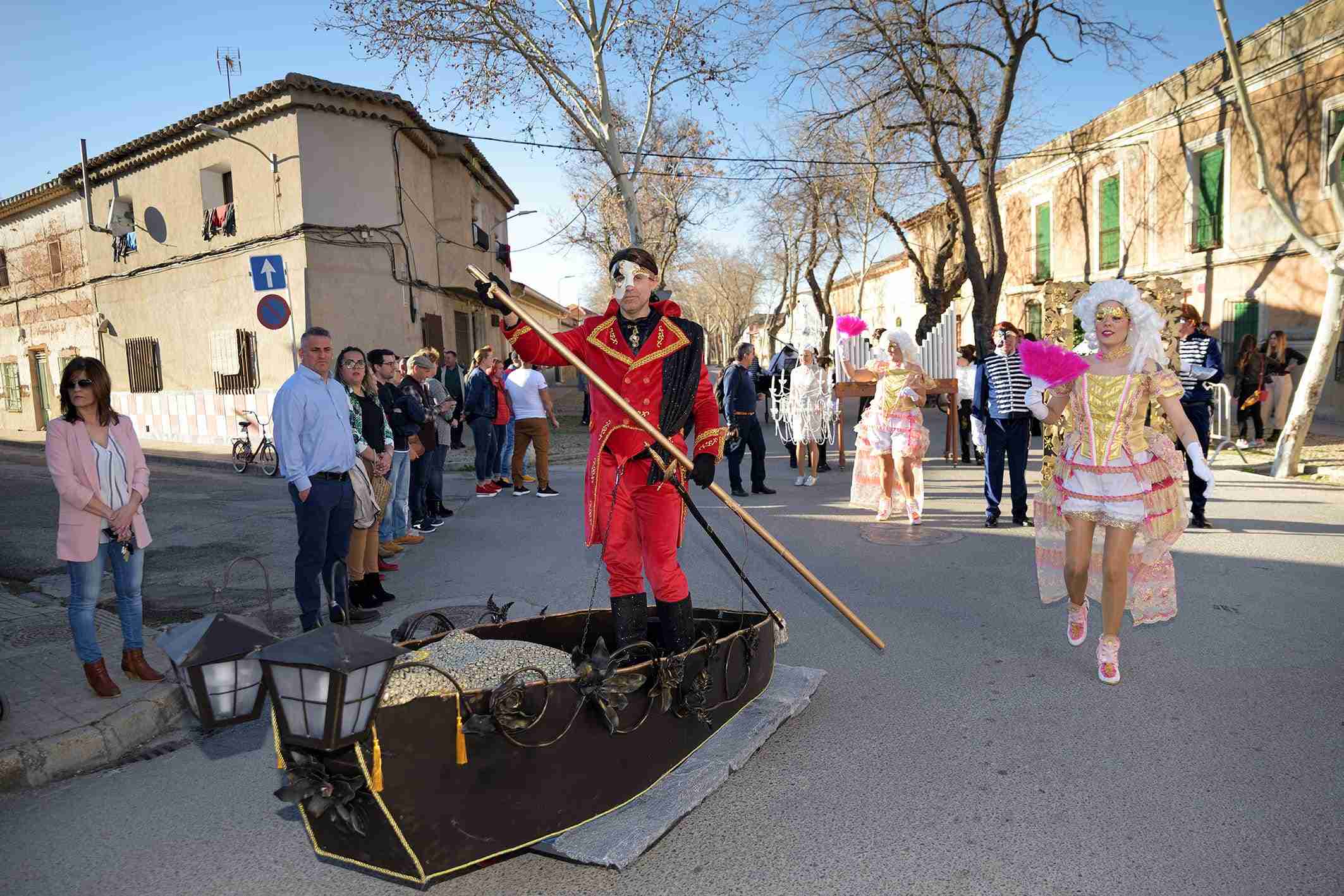 Ritmo, color y mucha originalidad en el Desfile de Comparsas 2020 de Argamasilla de Alba 5