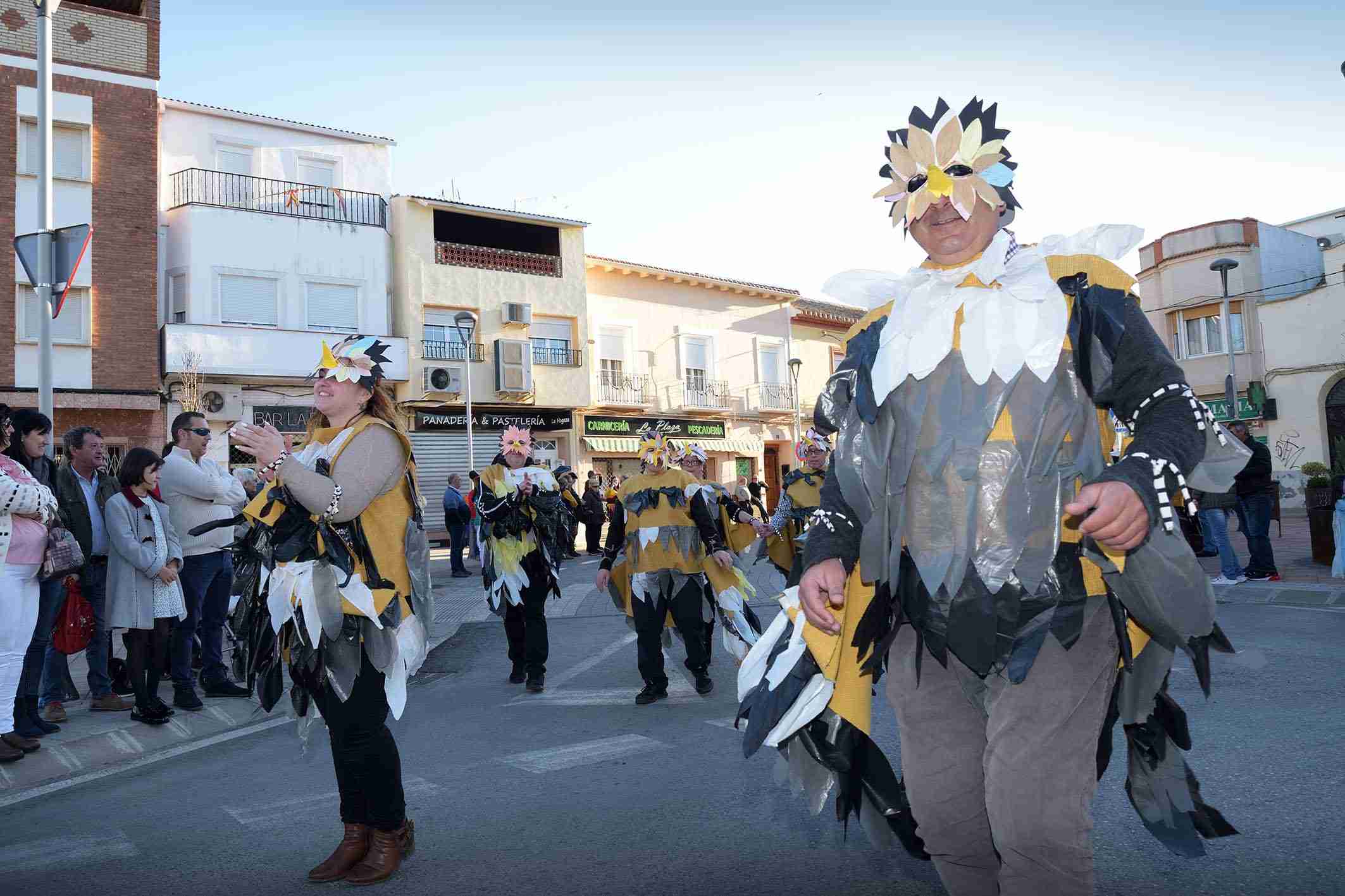 Ritmo, color y mucha originalidad en el Desfile de Comparsas 2020 de Argamasilla de Alba 6