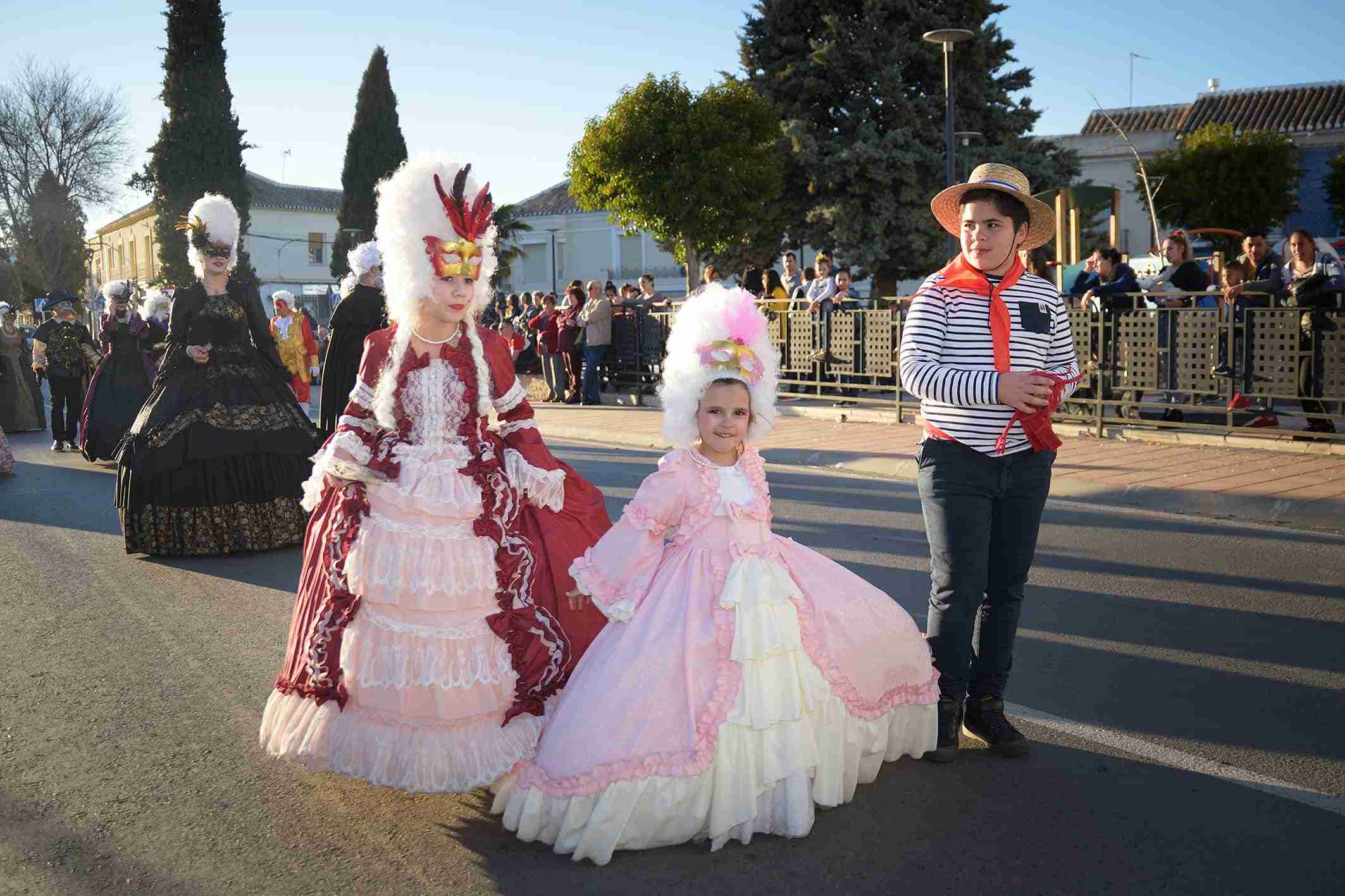 Ritmo, color y mucha originalidad en el Desfile de Comparsas 2020 de Argamasilla de Alba 9