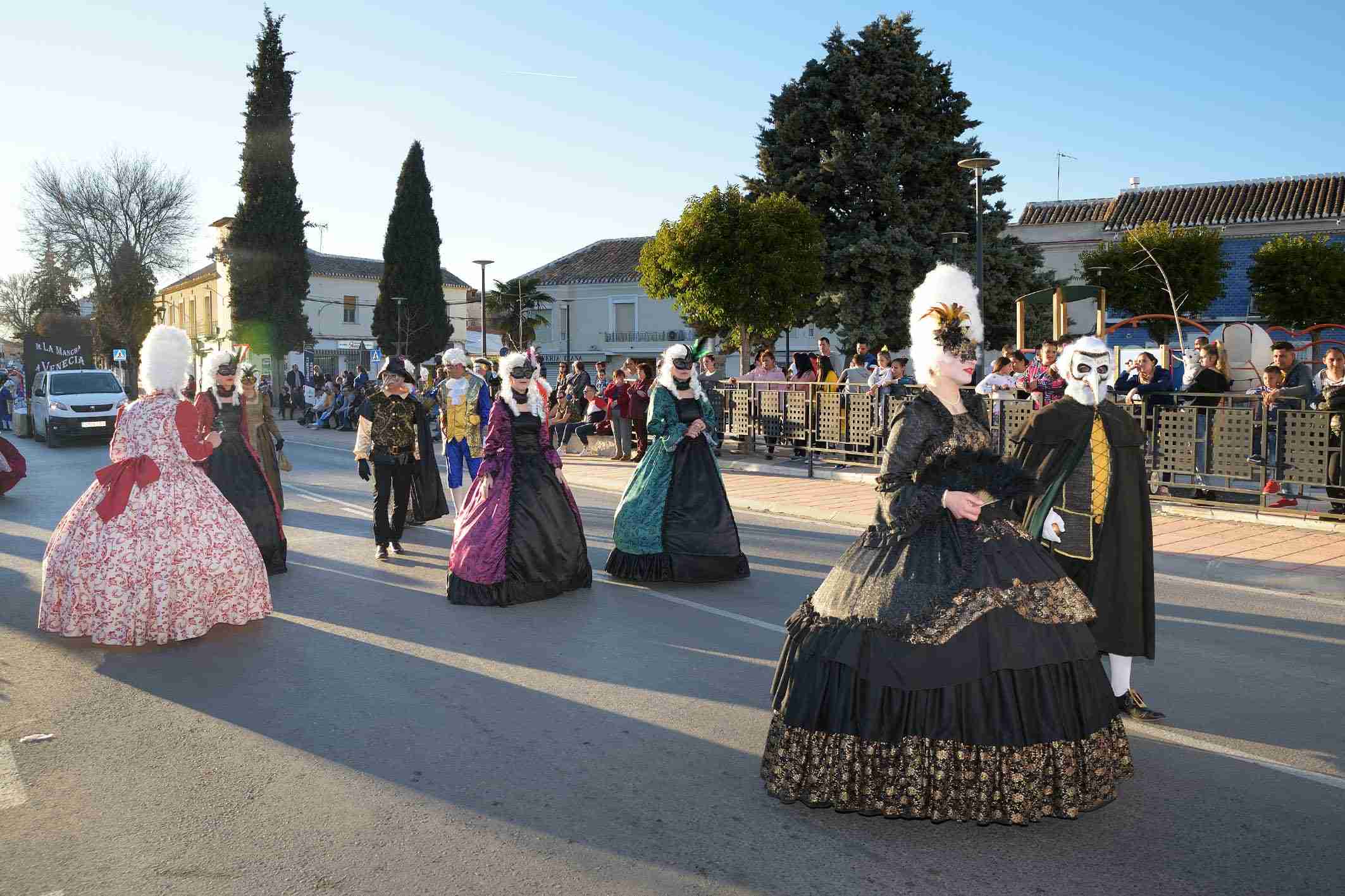 Ritmo, color y mucha originalidad en el Desfile de Comparsas 2020 de Argamasilla de Alba 8