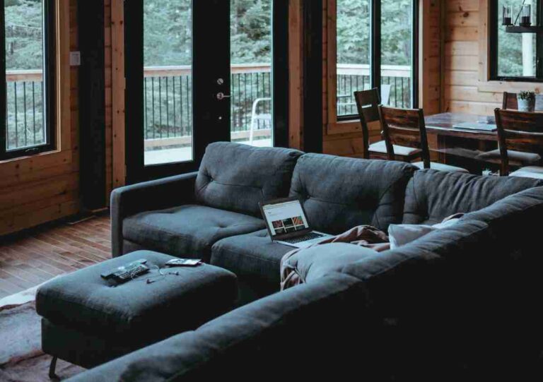 mejor mesa de centro para salon una otomana