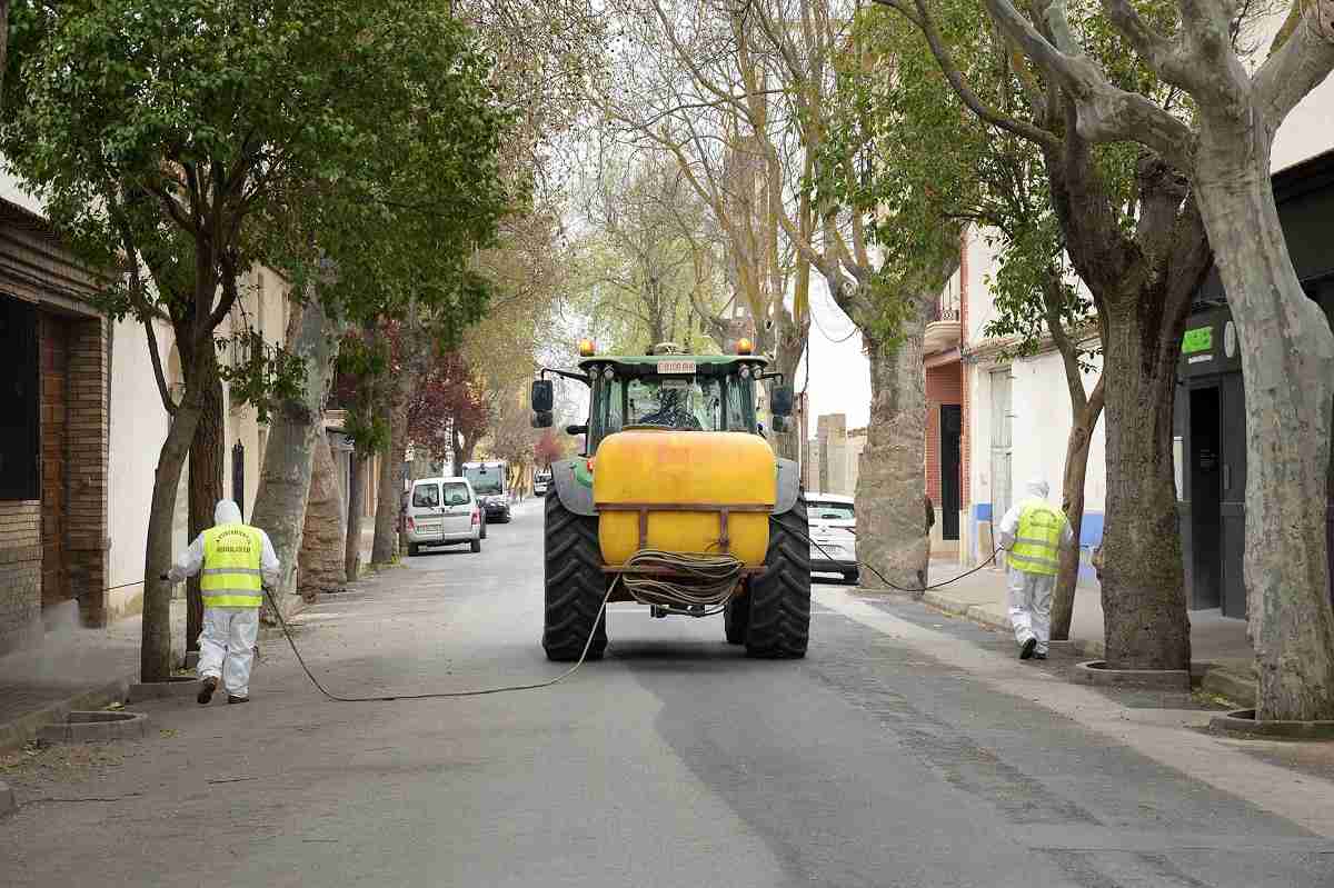 El Ayuntamiento de Argamasilla de Alba comienza las tareas de desinfección contra el COVID-19 2
