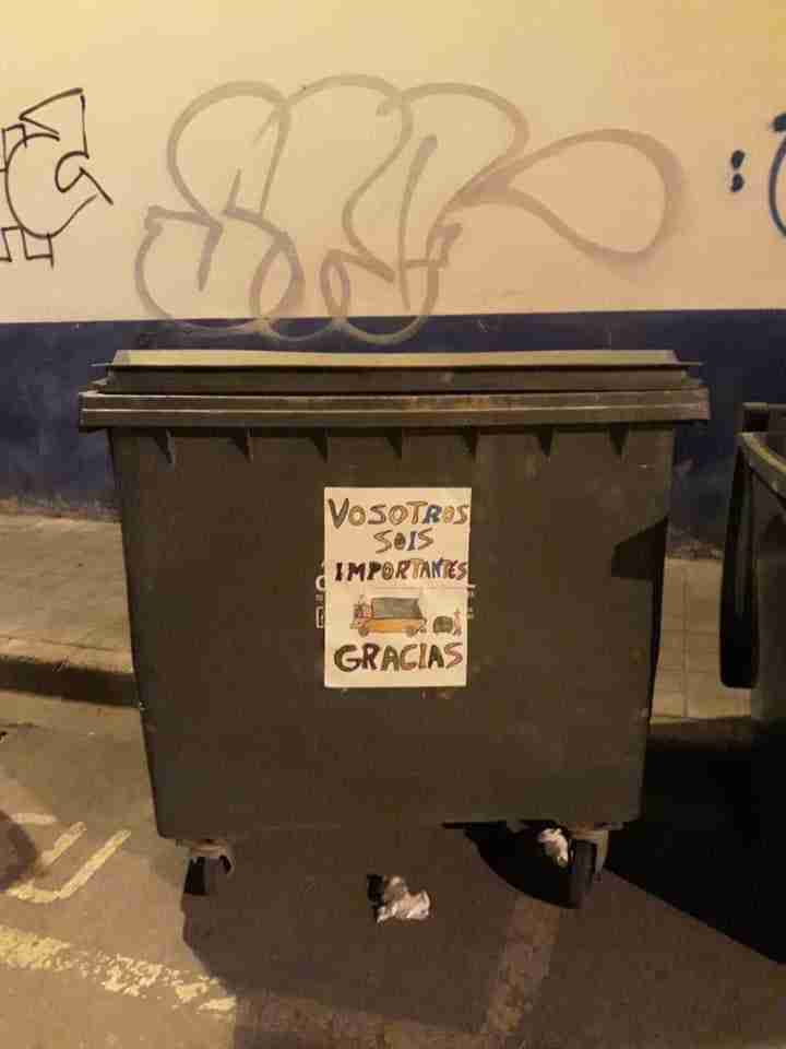 El Consorcio RSU de Ciudad Real agradece las muestras de cariño que están apareciendo en los contenedores de recogida 2