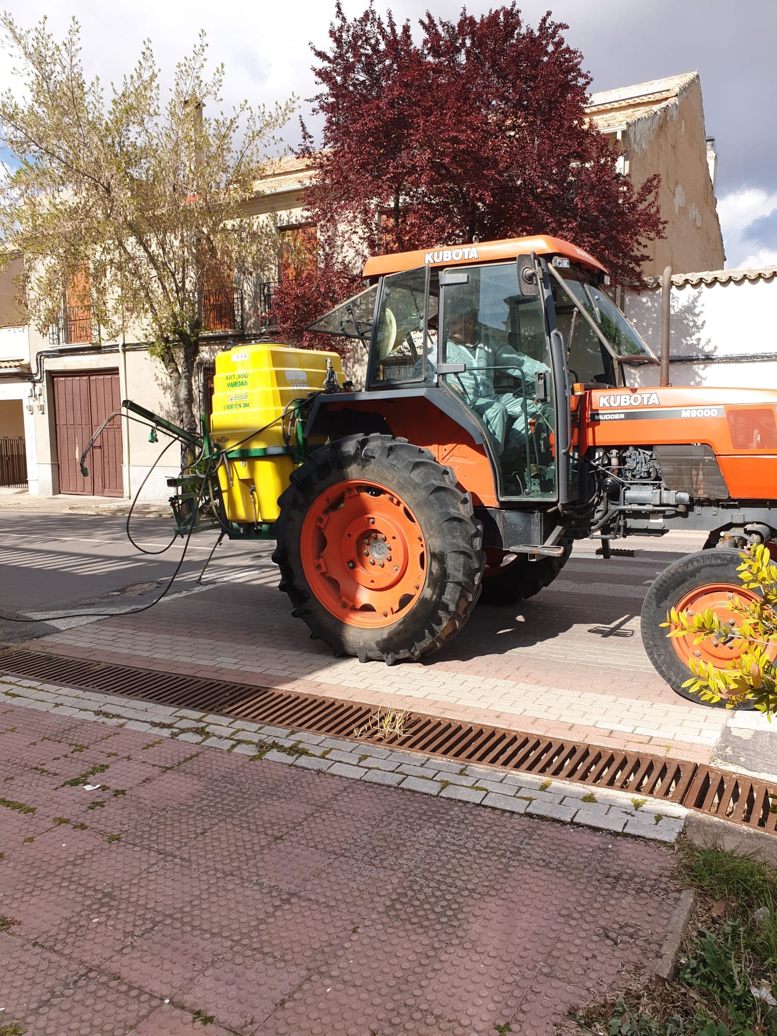 Villarta de San Juan desinfecta calles y lugares de tránsito para combatir el coronavirus 2