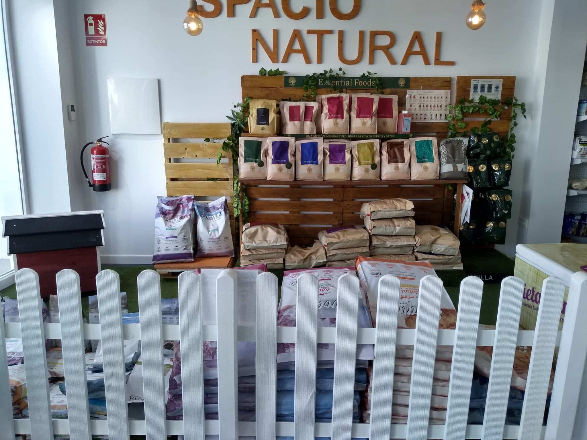 Family Mascotas abierto durante la pandemia para cubrir necesidades de los animales 1