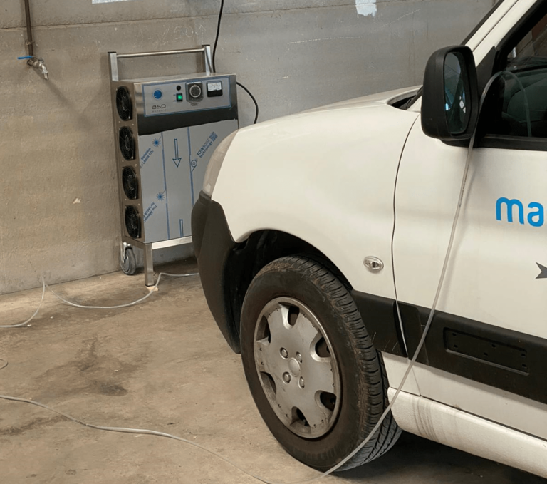 Alcázar está tratando con ozono a vehículos y espacios públicos