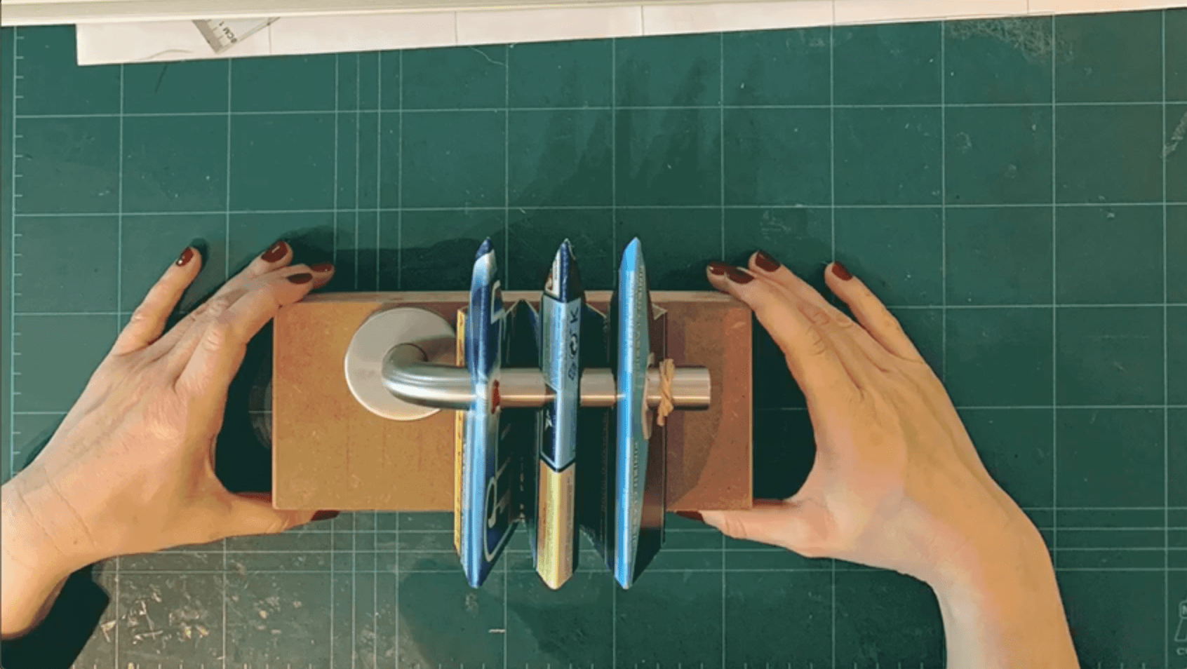 El Protector de manillas DIY que evita contagios que puedes construir gratis 16