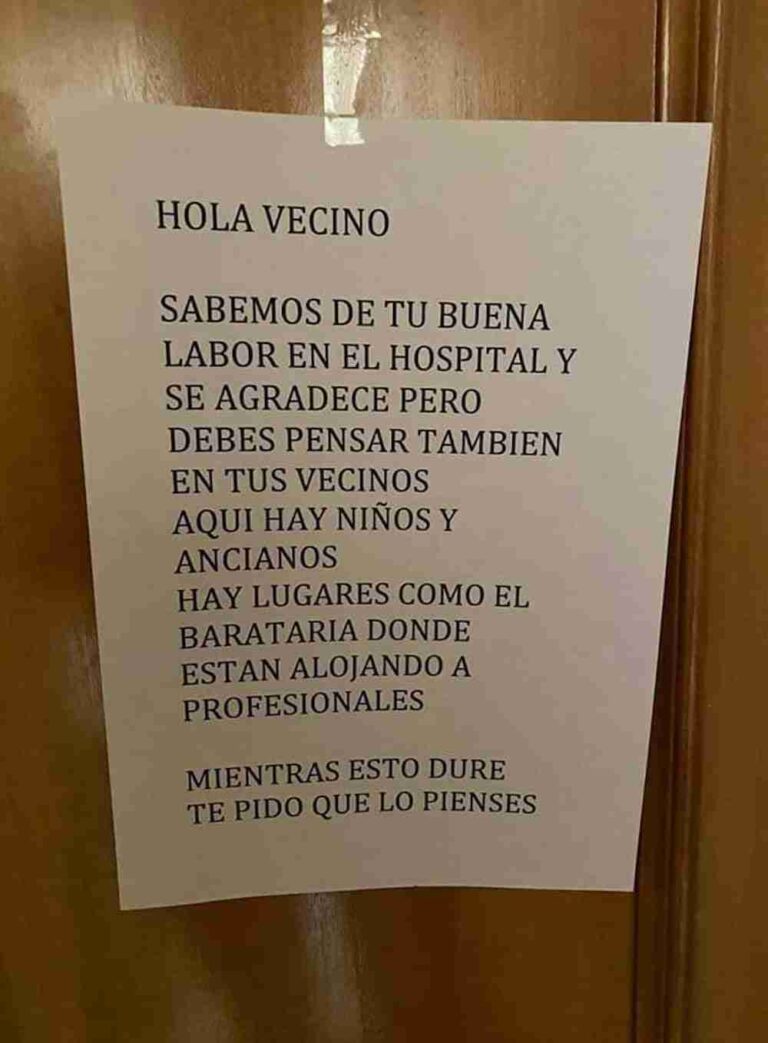 Un vecino, por miedo al coronavirus, pide a un sanitario que abandone su piso y se vaya a un hotel