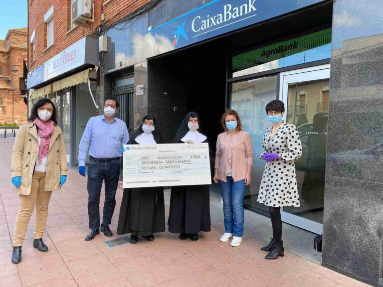 La obra social La Caixa dona ayudas económicas para la Residencia Santa Marta y la Asociación In situ