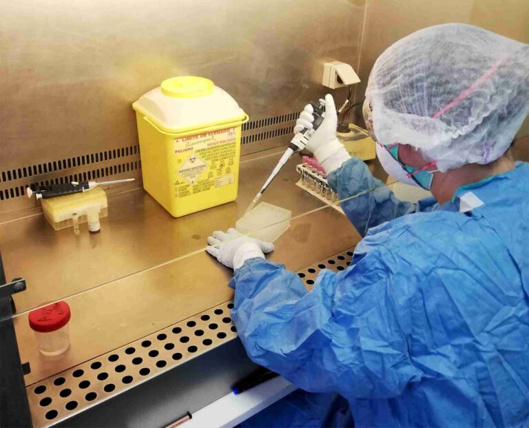 Alcázar cuenta ya con un equipo para el diagnóstico del Covid-19 que permite realizar cerca de 300 PCR diarias