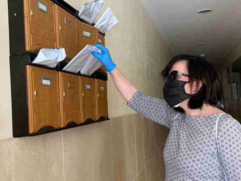 Mascarillas para todos en Alcázar de San Juan, la alcaldesa comienza el reparto