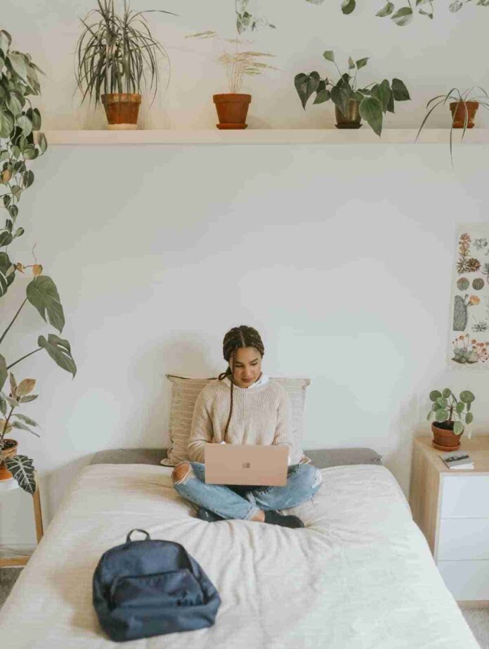 dormitorio femenino sencillo y moderno