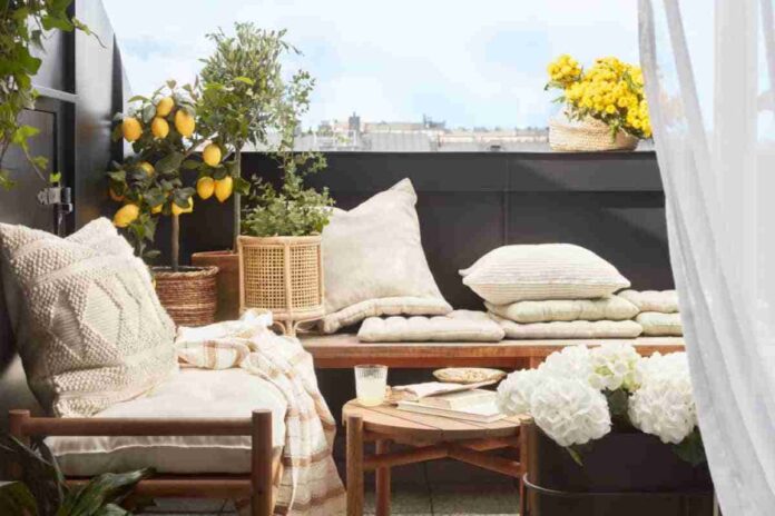 decorar un balcon acogedor