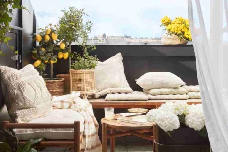 decorar un balcon acogedor