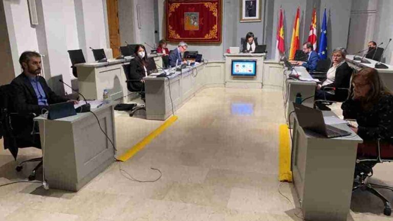 El pleno de Alcázar de San Juan aprueba una moción institucional con medidas de carácter económico y social para la lucha contra el Covid-19