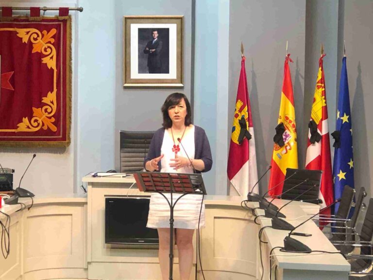 La alcaldesa de Alcázar adelanta las novedades que trae la Fase III, y pide cautela y sentido común