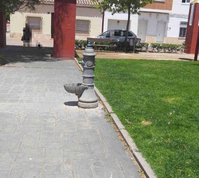 Alcázar cierra todas las fuentes para beber agua y minimizar el riesgo de contagio de coronavirus