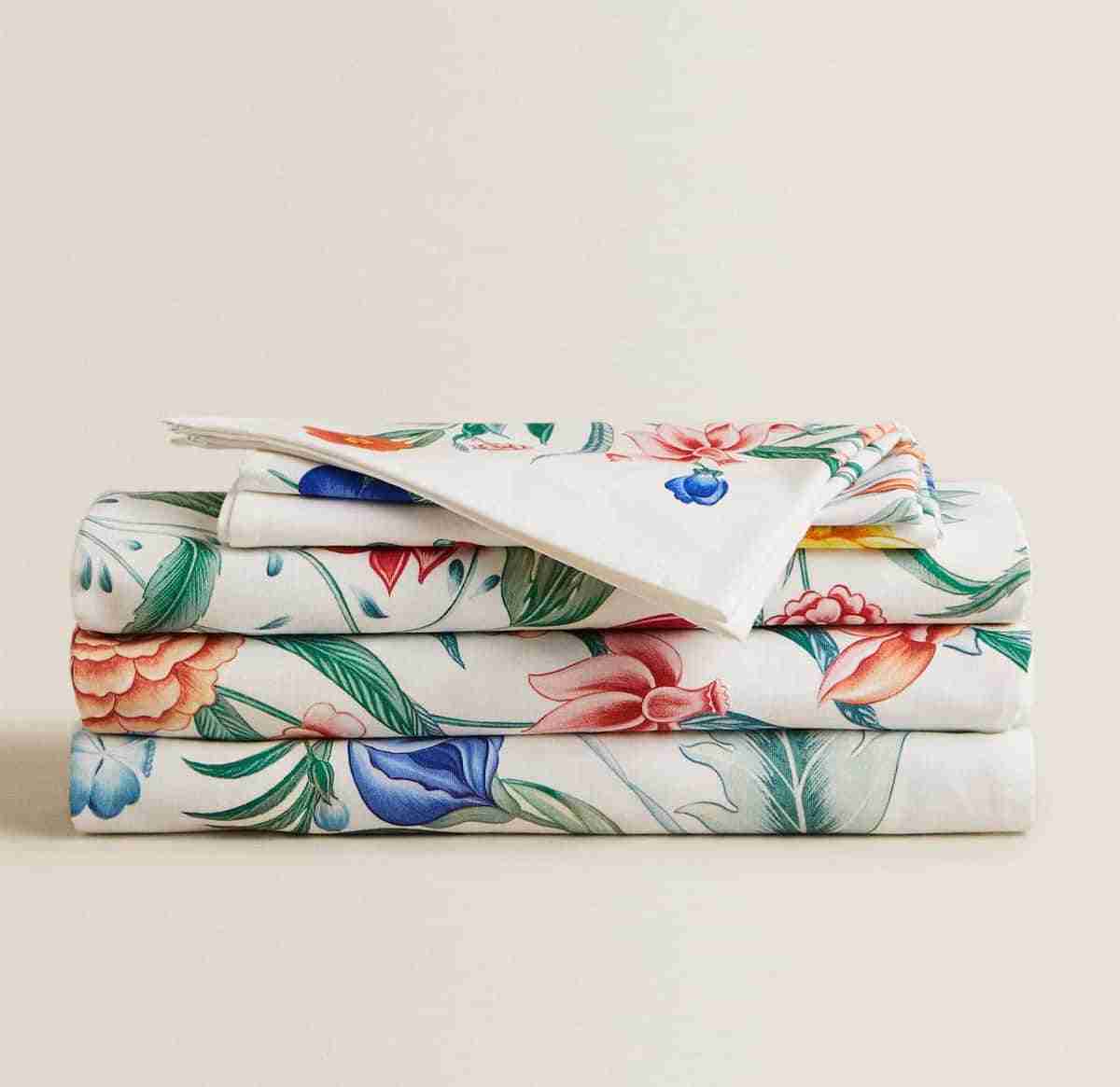 Viste tu mesa este verano con diseños florales de Zara Home 2 estampado floral zara home para tu mesa