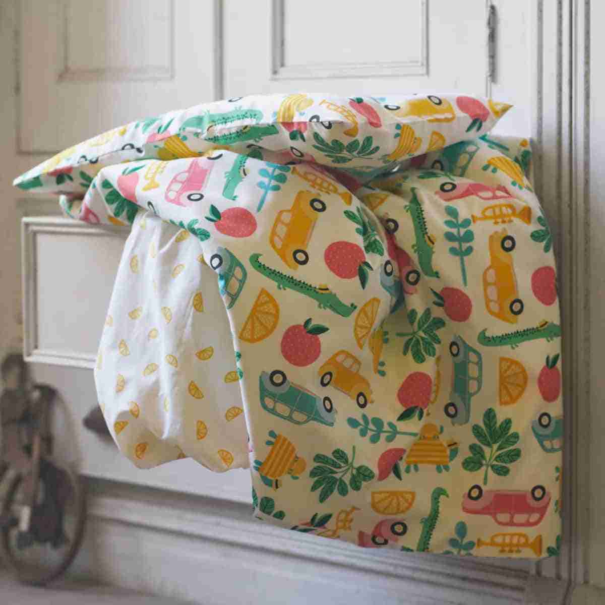 decorar dormitorio de bebe con textiles ikea