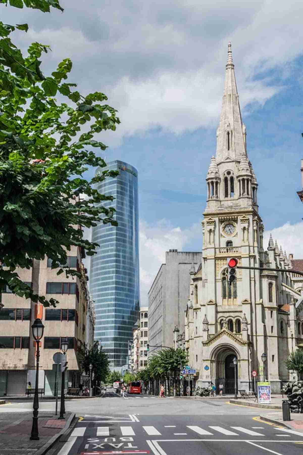 Bilbao en el País Vasco para una escapada de otoño 5 rascacielos de bilbao