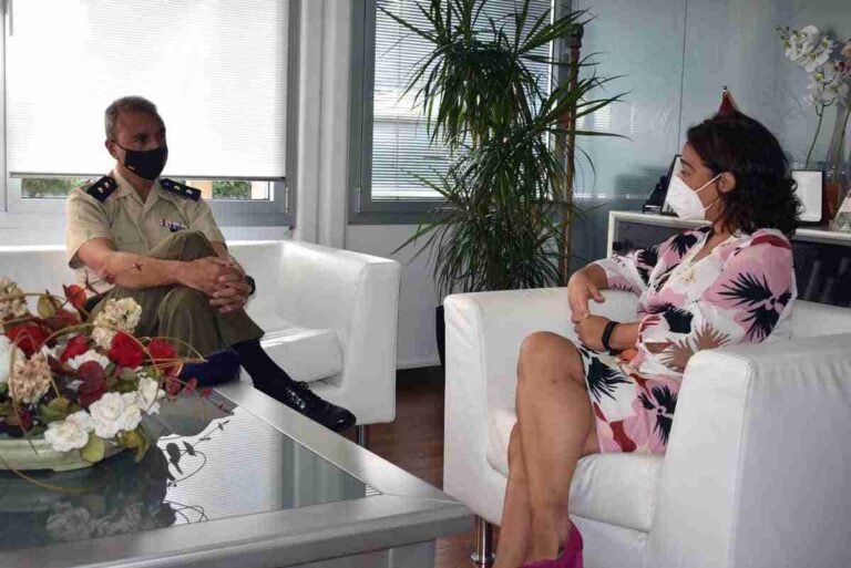 Pilar Zamora reitera al nuevo jefe de la Base de Almagro la colaboración del Ayuntamiento de Ciudad Real