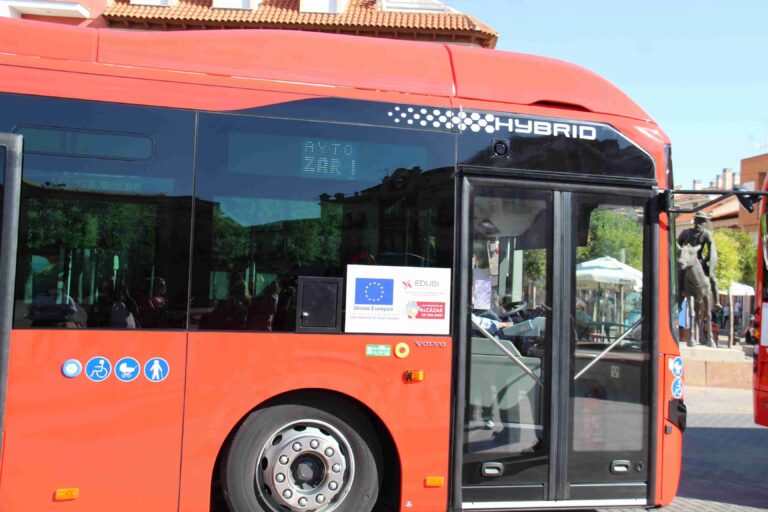 Ya están circulando en Alcázar de San Juan los nuevos autobuses híbridos que son gratuitos para la población