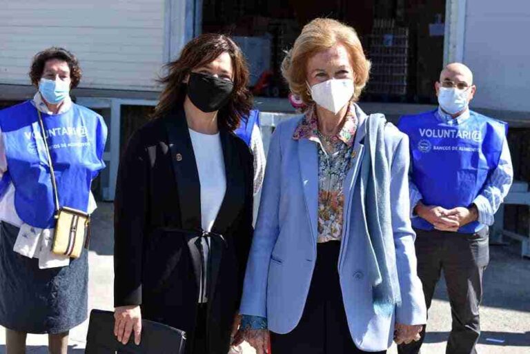 Doña Sofía visita el Banco de Alimentos de Ciudad Real