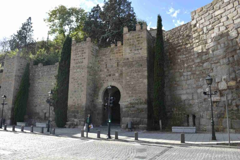 Toeldo iluminará de verde este sábado la puerta de Alcántara con motivo del Día Mundial del Paciente Ostomizado