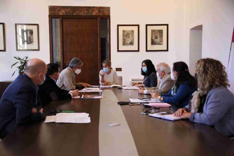 El Gobierno local aprueba el proyecto técnico para la rehabilitación de la torreo y puerta oeste del Puente de Alcántara