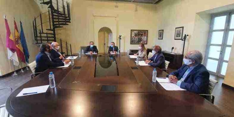 El Gobierno regional continuará avanzando en la simplificación administrativa para facilitar la actividad de las empresas castellano-manchegas