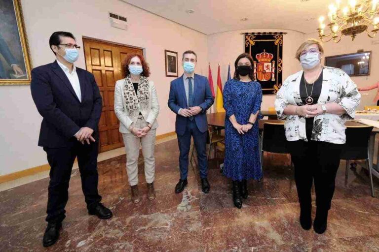 El delegado del Gobierno agradece la colaboración de las administraciones durante la crisis sanitaria