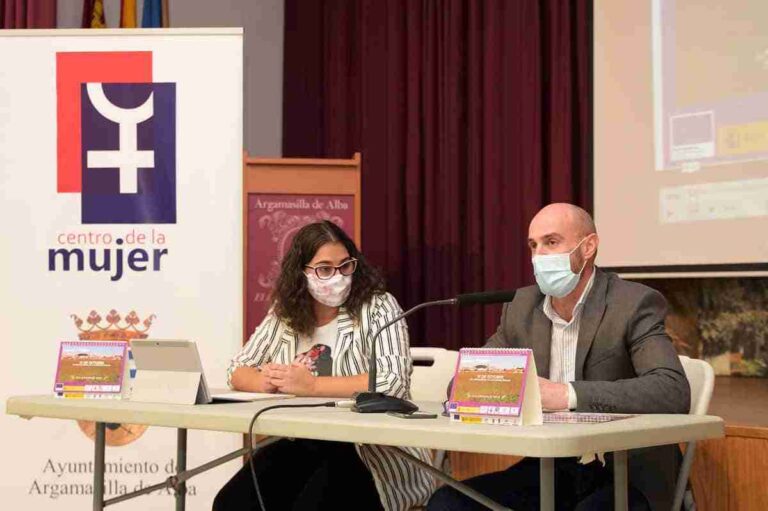 La Concejalía de Igualdad presenta un calendario para visibilizar a la mujer argamasillera en las actividades agrarias y ganaderas