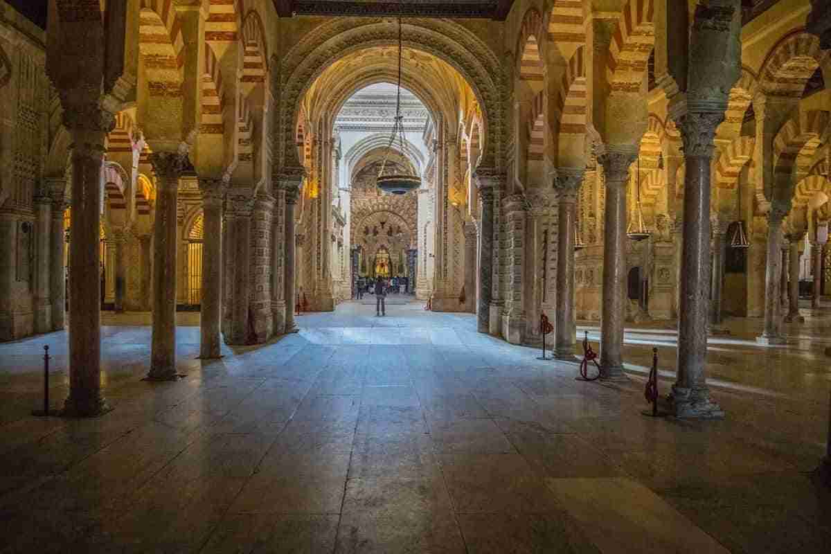 interior de la mezquita de cordoba