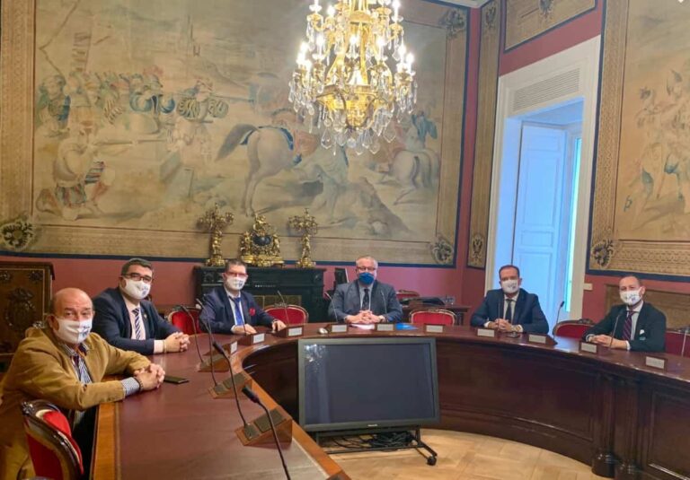 Peña taurina Popular exige medidas a Sánchez y a Page para resolver la crisis